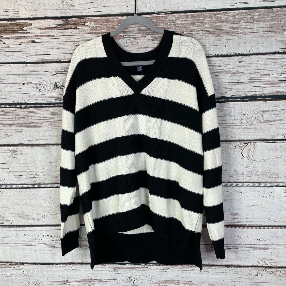 🏷️NWT Chaps Black & Off-White Striped Pullover Sweater Size XL V-Neck Hi Lo Hem